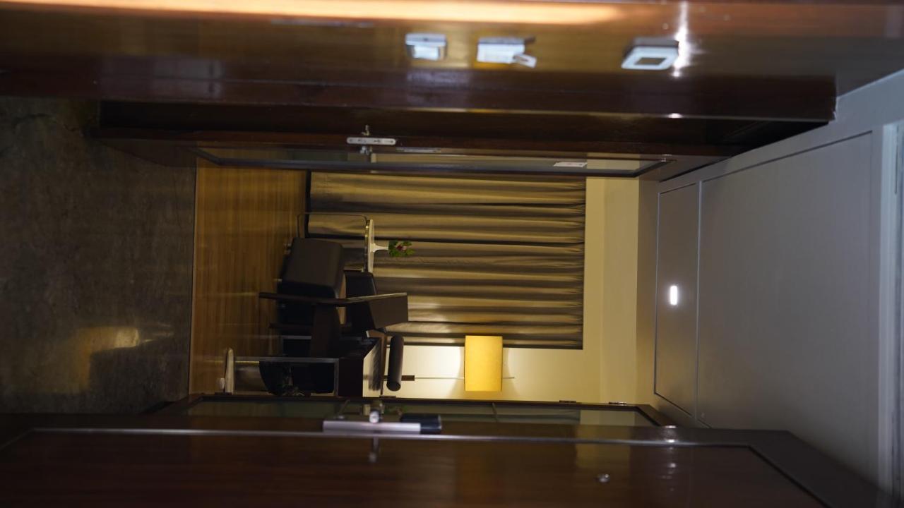 St Laurn Koregaon Park Pune Extérieur photo